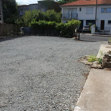 Apartment Etablissements Coulon - *